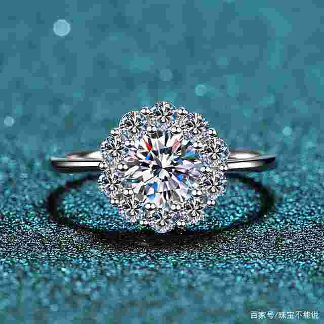 钻石和锆石的区别是什么?怎么挑选钻石?钻石和锆石哪个比较亮-第1张图片-翡翠网 钻石和锆石的区别是什么?怎么挑选钻石?钻石和锆石哪个比较亮-第1张图片-翡翠网