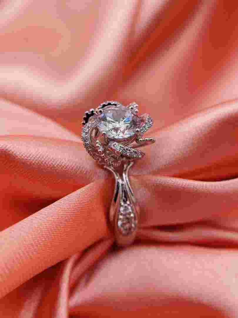 钻戒一般多少钱,钻戒-第2张图片-翡翠网 钻戒一般多少钱,钻戒-第2张图片-翡翠网