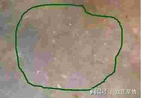 翡翠手镯纹多是不是不值钱翡翠手镯解理纹-第2张图片-翡翠网 翡翠手镯纹多是不是不值钱翡翠手镯解理纹-第2张图片-翡翠网