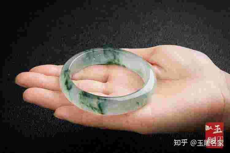 怎样分辨翡翠的好坏翡翠怎么分好坏-第2张图片-翡翠网 怎样分辨翡翠的好坏翡翠怎么分好坏-第2张图片-翡翠网