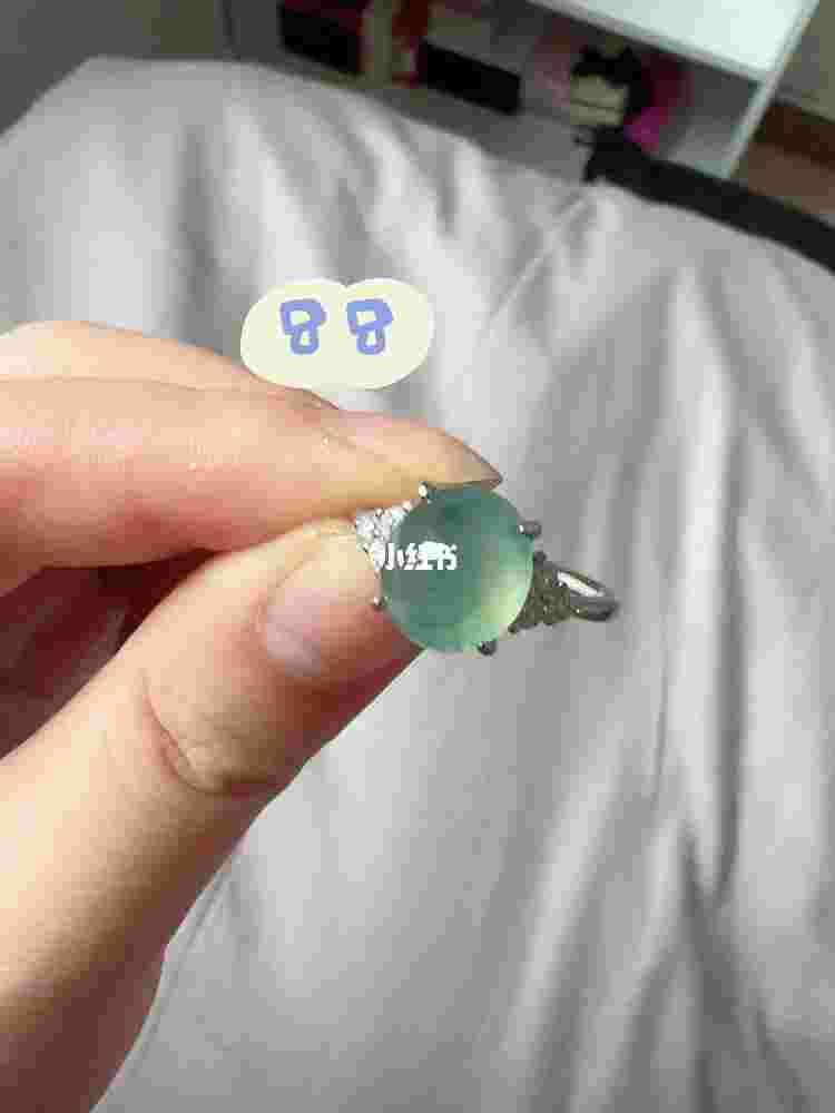 手上戒指不知不觉掉了一块肉手上戒指不知不觉掉了-第1张图片-翡翠网 手上戒指不知不觉掉了一块肉手上戒指不知不觉掉了-第1张图片-翡翠网