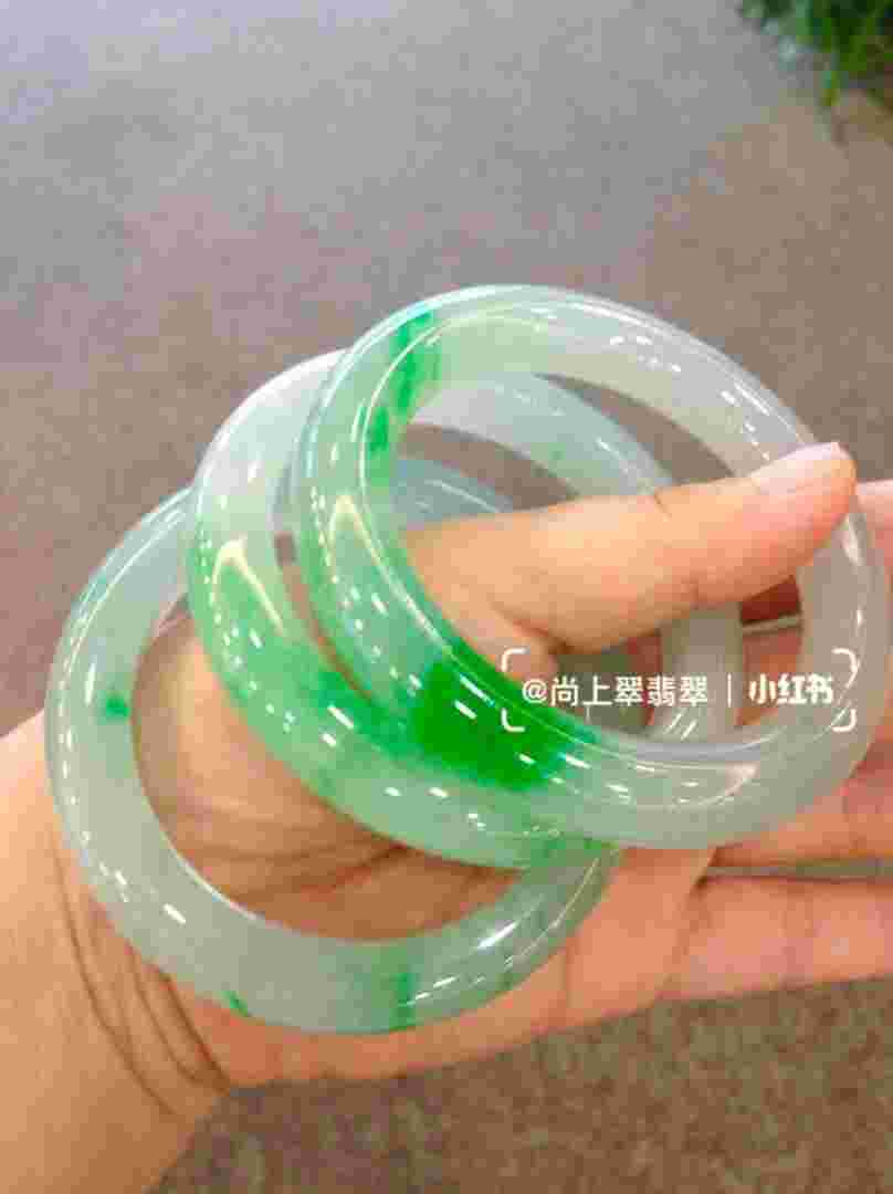 咨询翡翠手镯专家,咨询翡翠手镯专家问答-第2张图片-翡翠网