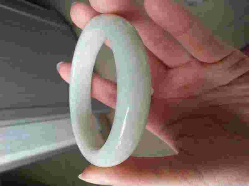 老庙黄金翡翠手镯价格偏高吗,老庙翡翠手镯哪里产的-第1张图片-翡翠网