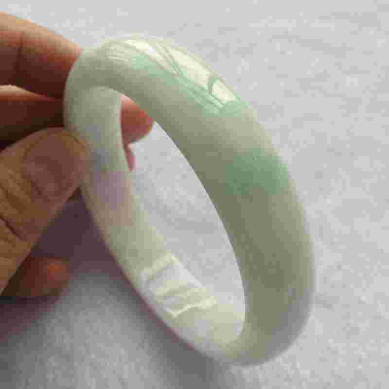 翡翠翡翠的功效与作用-第2张图片-翡翠网 翡翠翡翠的功效与作用-第2张图片-翡翠网