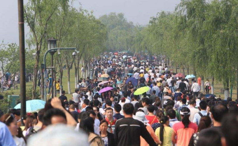 旅游黄金周旅游黄金周的应对措施-第1张图片-翡翠网