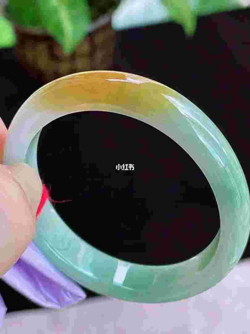 冰黄翡满黄翡翠手镯价格冰皇翡翠手镯-第1张图片-翡翠网 冰黄翡满黄翡翠手镯价格冰皇翡翠手镯-第1张图片-翡翠网