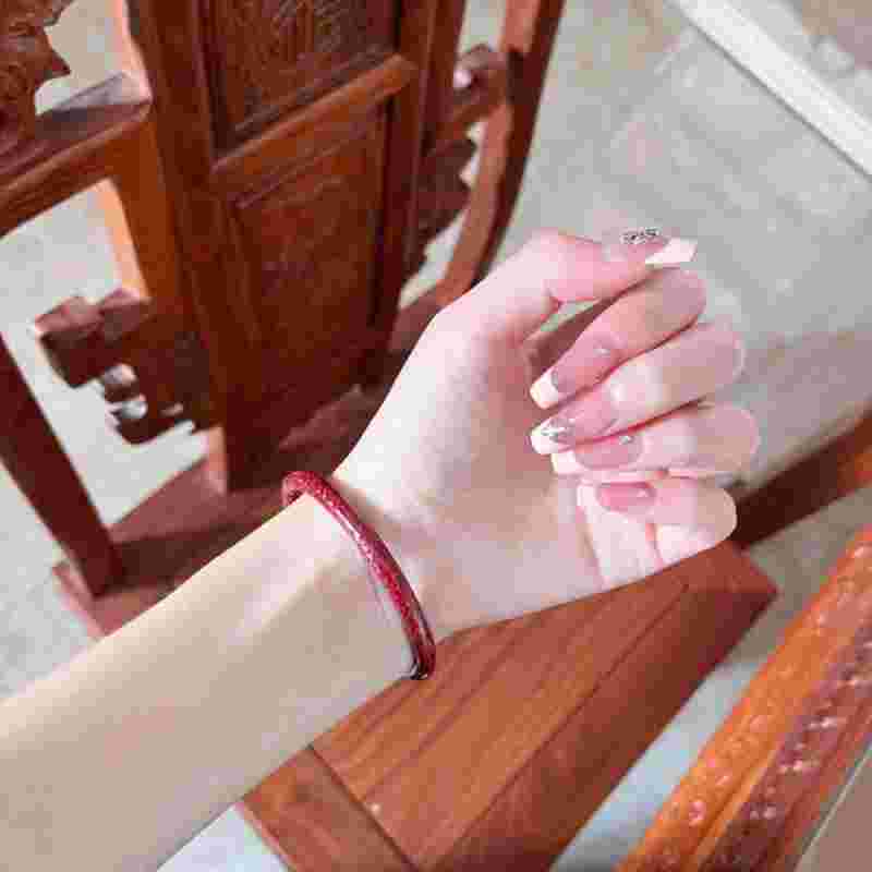 朱砂能和翡翠手镯一起佩戴朱砂手链能和能玉镯一起佩戴吗?-第2张图片-翡翠网