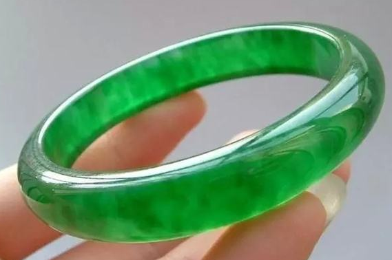 天价翡翠手镯鉴宝的简单介绍-第2张图片-翡翠网