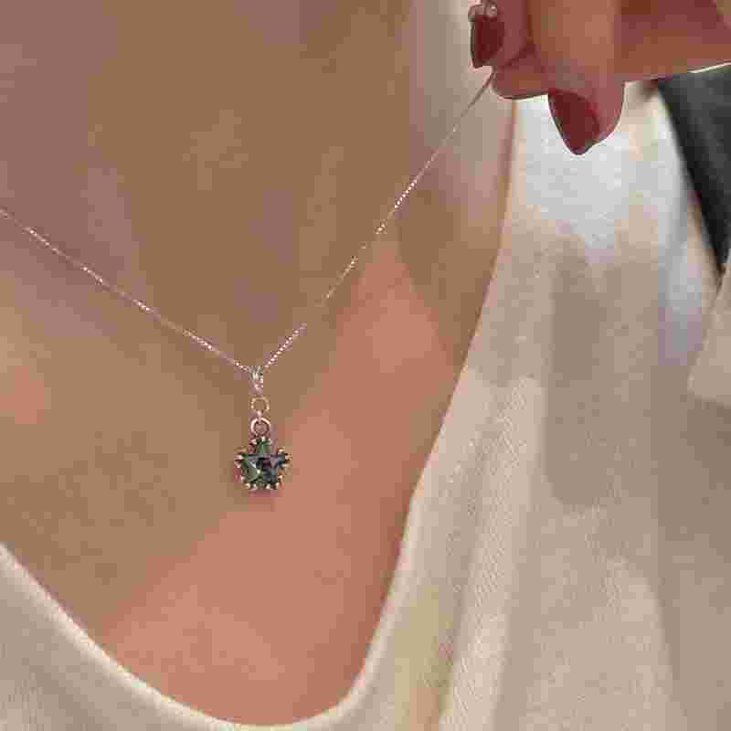 今年流行的项链和吊坠今年流行的项链和吊坠是什么-第1张图片-翡翠网 今年流行的项链和吊坠今年流行的项链和吊坠是什么-第1张图片-翡翠网