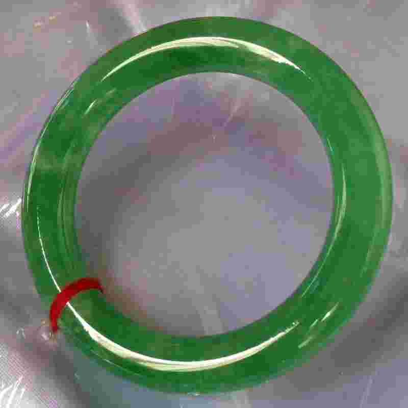 翡翠手镯鉴别好坏怎么认,翡翠手镯鉴别好坏怎么认别-第1张图片-翡翠网