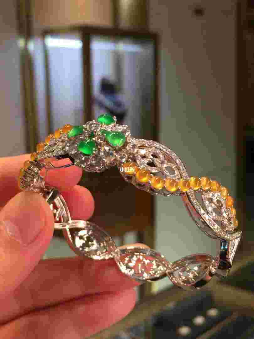 翡翠手镯一般多重合适,翡翠手镯佩戴多少颗-第2张图片-翡翠网