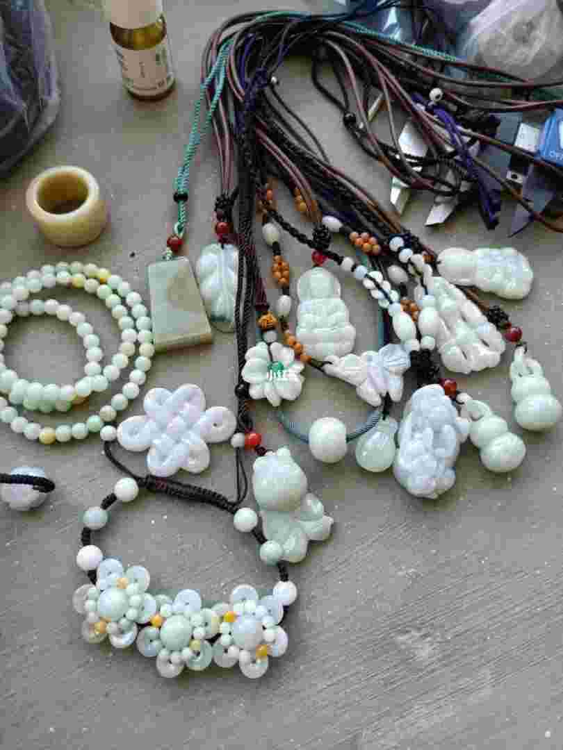 爱翡翠的小蕊爱翡翠-第1张图片-翡翠网