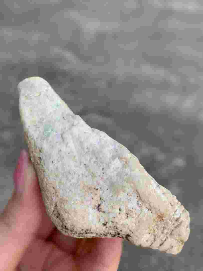 翡翠原石什么样的好看翡翠原石什么样的好-第1张图片-翡翠网 翡翠原石什么样的好看翡翠原石什么样的好-第1张图片-翡翠网