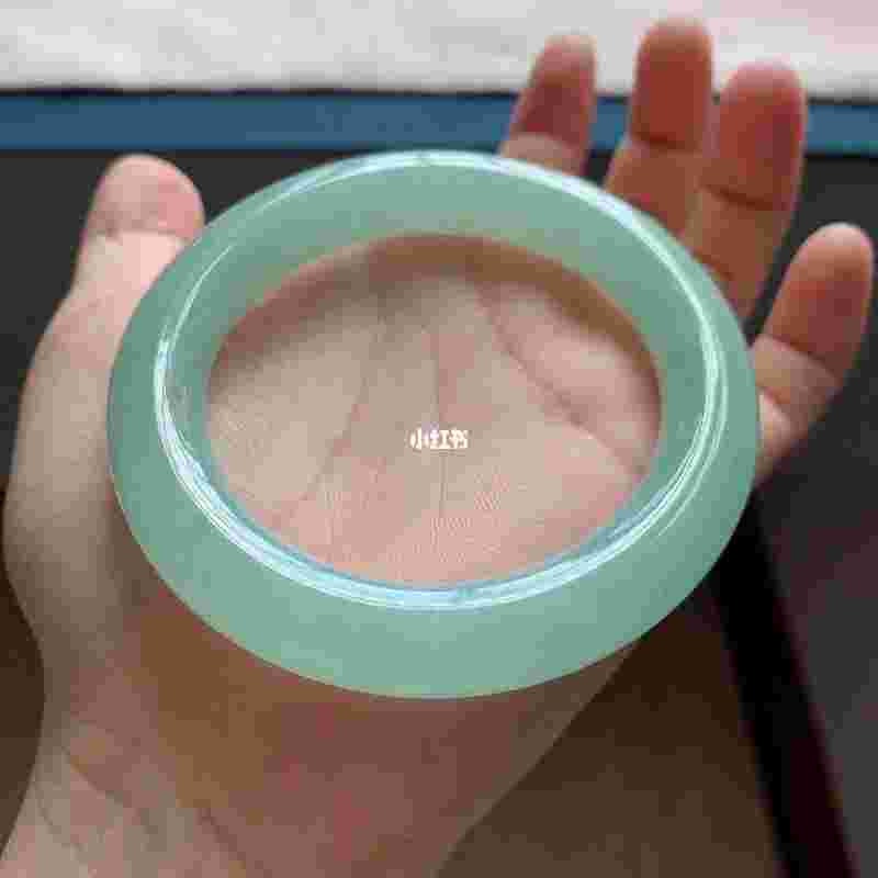 苹果绿翡翠手镯怎么分辨好坏苹果绿翡翠手镯原石价格-第2张图片-翡翠网