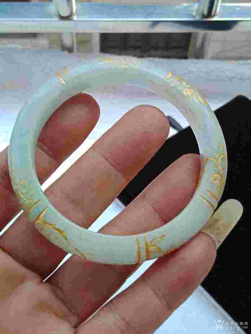 摆地摊翡翠手镯摆地摊卖翡翠玉石可以吗-第1张图片-翡翠网 摆地摊翡翠手镯摆地摊卖翡翠玉石可以吗-第1张图片-翡翠网