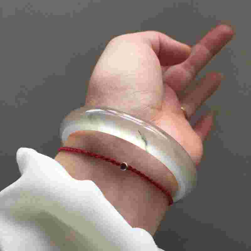 玻璃种白翡翠手镯好吗玻璃种白翡翠手镯-第1张图片-翡翠网 玻璃种白翡翠手镯好吗玻璃种白翡翠手镯-第1张图片-翡翠网