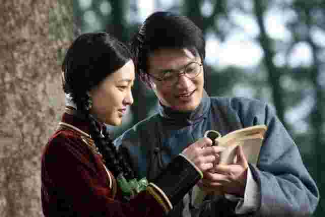 金耳环电视剧迅雷下载,金耳环电视剧全集视频哪里能看-第1张图片-翡翠网