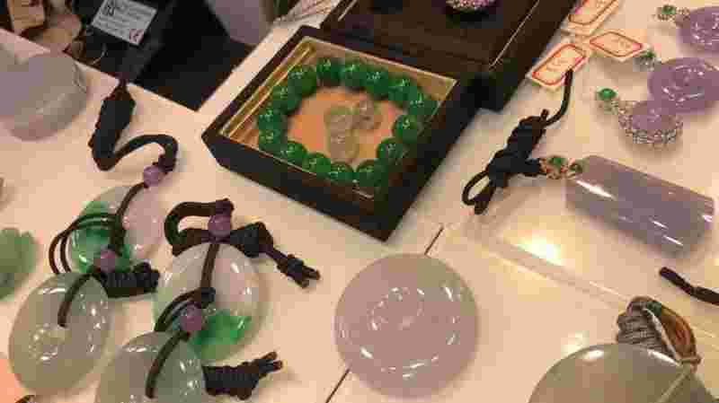 缅甸翡翠批发市场缅甸翡翠批发市场视频-第1张图片-翡翠网 缅甸翡翠批发市场缅甸翡翠批发市场视频-第1张图片-翡翠网