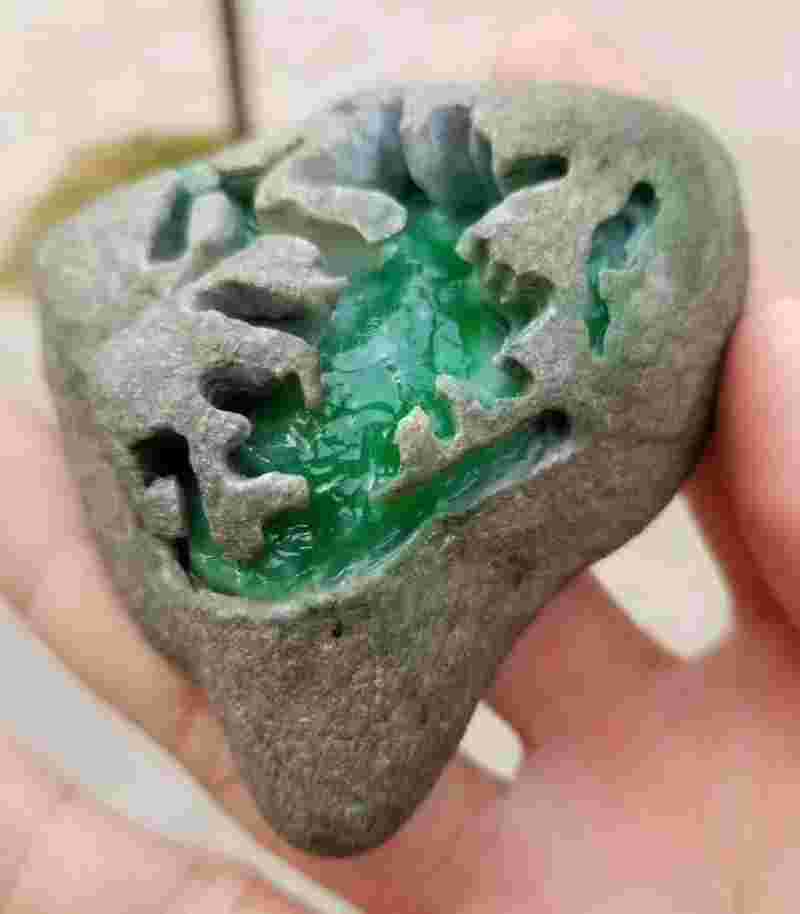 高档翡翠原石是ps出来的,高档翡翠原石-第2张图片-翡翠网