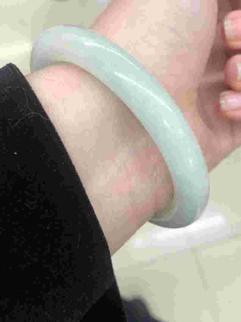 怎样鉴别老翡翠手镯真假,怎样鉴别老翡翠手镯真假视频-第1张图片-翡翠网