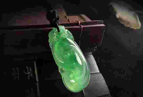 带你快速了解翡翠的基本知识,带你快速了解翡翠的基本知识有哪些-第2张图片-翡翠网