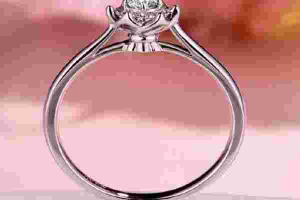 一般钻戒需要多少钱能打折吗,一般钻戒需要多少钱-第1张图片-翡翠网 一般钻戒需要多少钱能打折吗,一般钻戒需要多少钱-第1张图片-翡翠网