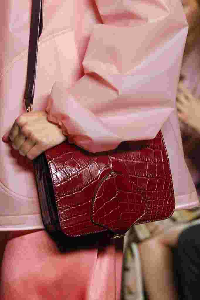 巴宝莉珀松,巴宝莉就是博柏利吗-第1张图片-翡翠网