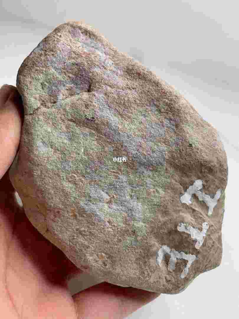 木那冰种翡翠原石炭晶板,木那冰种翡翠原石-第2张图片-翡翠网 木那冰种翡翠原石炭晶板,木那冰种翡翠原石-第2张图片-翡翠网