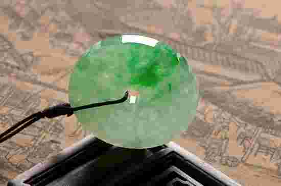 翡翠和玉的区别是什么?哪一个更好?知乎翡翠和玉的区别是什么?哪一个更好?-第2张图片-翡翠网 翡翠和玉的区别是什么?哪一个更好?知乎翡翠和玉的区别是什么?哪一个更好?-第2张图片-翡翠网