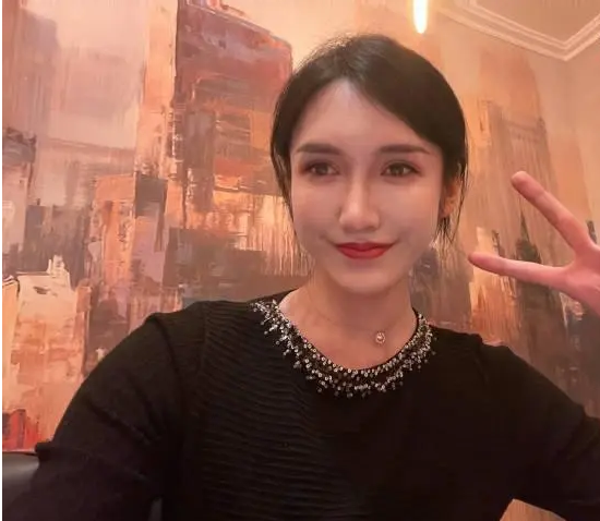 抖音晨曦姐姐做了哪些变性手术抖音晨曦姐姐的视频-第1张图片-翡翠网 抖音晨曦姐姐做了哪些变性手术抖音晨曦姐姐的视频-第1张图片-翡翠网