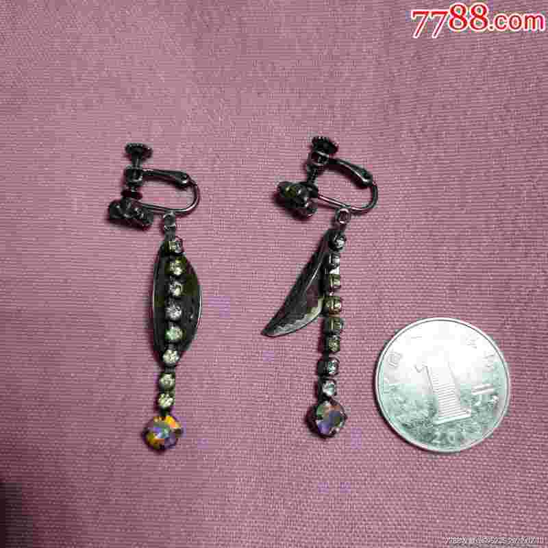 纯银耳环多少钱一对,一对纯银耳钉150块贵吗-第2张图片-翡翠网 纯银耳环多少钱一对,一对纯银耳钉150块贵吗-第2张图片-翡翠网