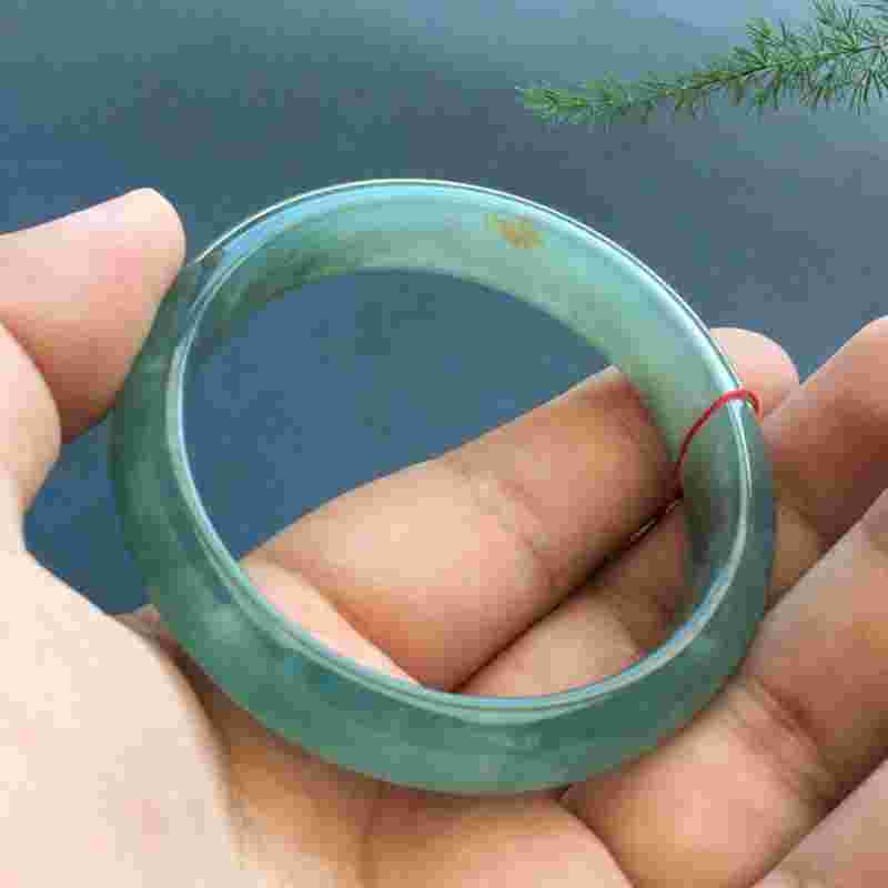 冰种翡翠手镯冰种翡翠手镯怎么鉴定真假-第1张图片-翡翠网