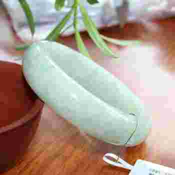 翡翠手镯鉴定证书真假,翡翠手镯坚定证书-第2张图片-翡翠网 翡翠手镯鉴定证书真假,翡翠手镯坚定证书-第2张图片-翡翠网