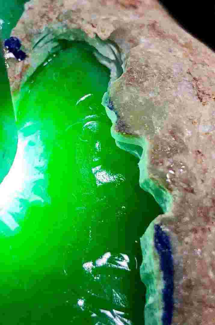 翡翠原石购买中心翡翠原石购买-第1张图片-翡翠网