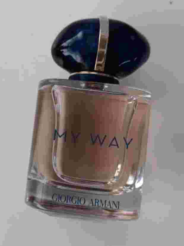 乔治阿玛尼香水乔治阿玛尼香水和阿玛尼香水有什么区别-第1张图片-翡翠网 乔治阿玛尼香水乔治阿玛尼香水和阿玛尼香水有什么区别-第1张图片-翡翠网