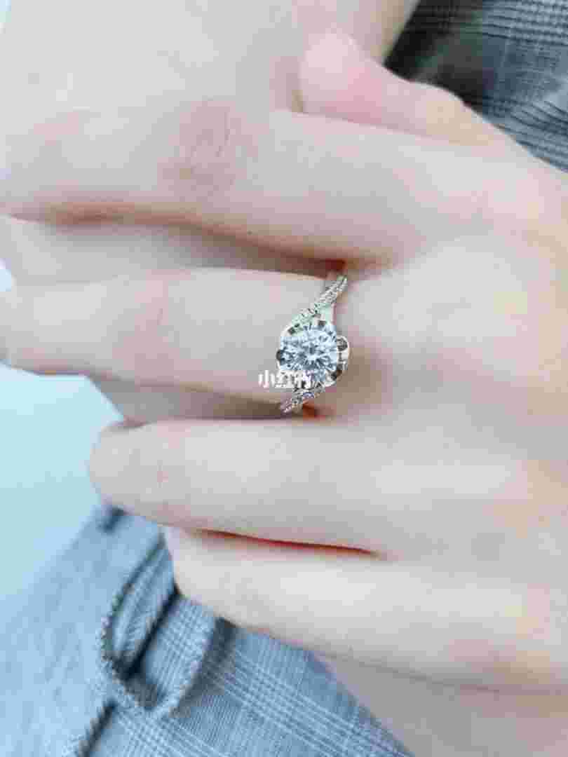 钻石80分和一克拉对比图,钻石80分和一克拉对比-第1张图片-翡翠网