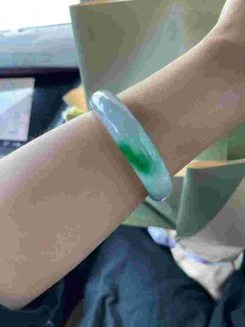 淘宝上卖的翡翠手镯是真的假的啊,淘宝上卖的翡翠手镯是真的假的-第1张图片-翡翠网 淘宝上卖的翡翠手镯是真的假的啊,淘宝上卖的翡翠手镯是真的假的-第1张图片-翡翠网