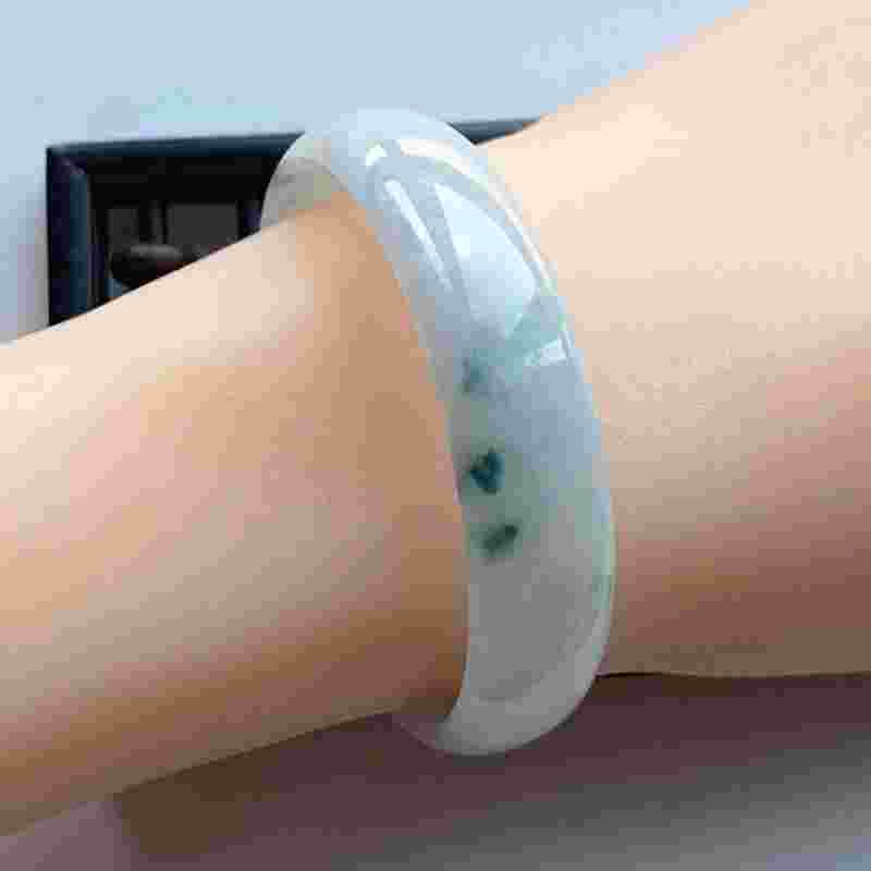 淘宝上卖的翡翠手镯是真的假的啊,淘宝上卖的翡翠手镯是真的假的-第2张图片-翡翠网 淘宝上卖的翡翠手镯是真的假的啊,淘宝上卖的翡翠手镯是真的假的-第2张图片-翡翠网