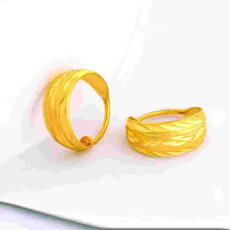 老年人金耳环买几克好老年人金耳环买几克好呢-第1张图片-翡翠网 老年人金耳环买几克好老年人金耳环买几克好呢-第1张图片-翡翠网