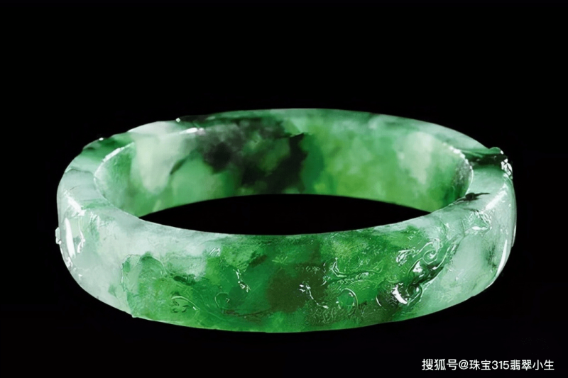 古董局中局大爷爷是什么辈分古董局中局老太太翡翠手镯-第1张图片-翡翠网