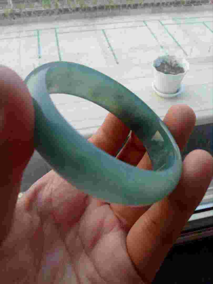 翡翠手镯划了一下怎么办翡翠手镯有划痕擦不掉怎么处理-第2张图片-翡翠网