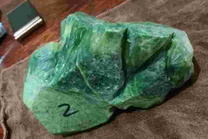 翡翠瞳 第2章翡翠瞳-第2张图片-翡翠网 翡翠瞳 第2章翡翠瞳-第2张图片-翡翠网