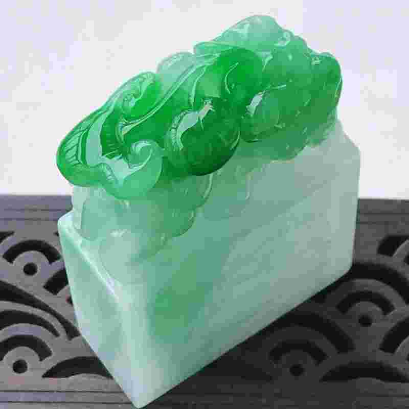 a货翡翠a货翡翠是什么意思-第1张图片-翡翠网 a货翡翠a货翡翠是什么意思-第1张图片-翡翠网