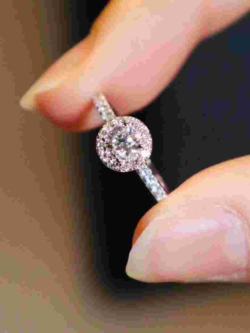 dr钻戒30分大概多少钱钻戒30分多少钱-第1张图片-翡翠网 dr钻戒30分大概多少钱钻戒30分多少钱-第1张图片-翡翠网