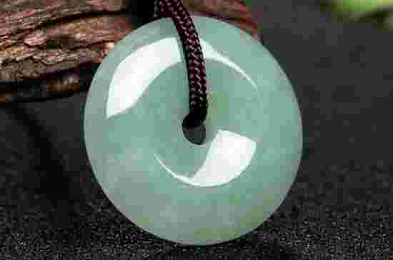 翡翠和玉石有什么区别哪个贵一点翡翠和玉石有什么区别-第2张图片-翡翠网 翡翠和玉石有什么区别哪个贵一点翡翠和玉石有什么区别-第2张图片-翡翠网