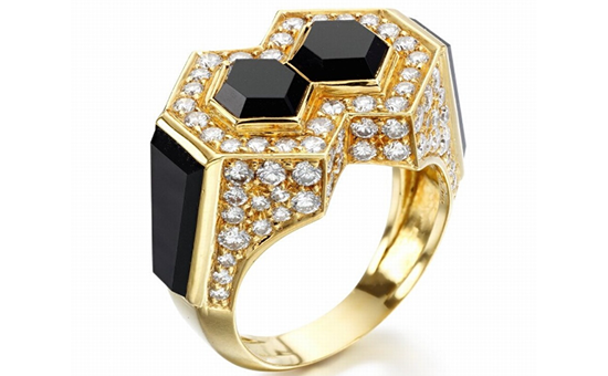 苏富比举行“A World of His Own”拍卖会:Freddie Mercury 私人珠宝拍卖-第2张图片-翡翠网 苏富比举行“A World of His Own”拍卖会:Freddie Mercury 私人珠宝拍卖-第2张图片-翡翠网