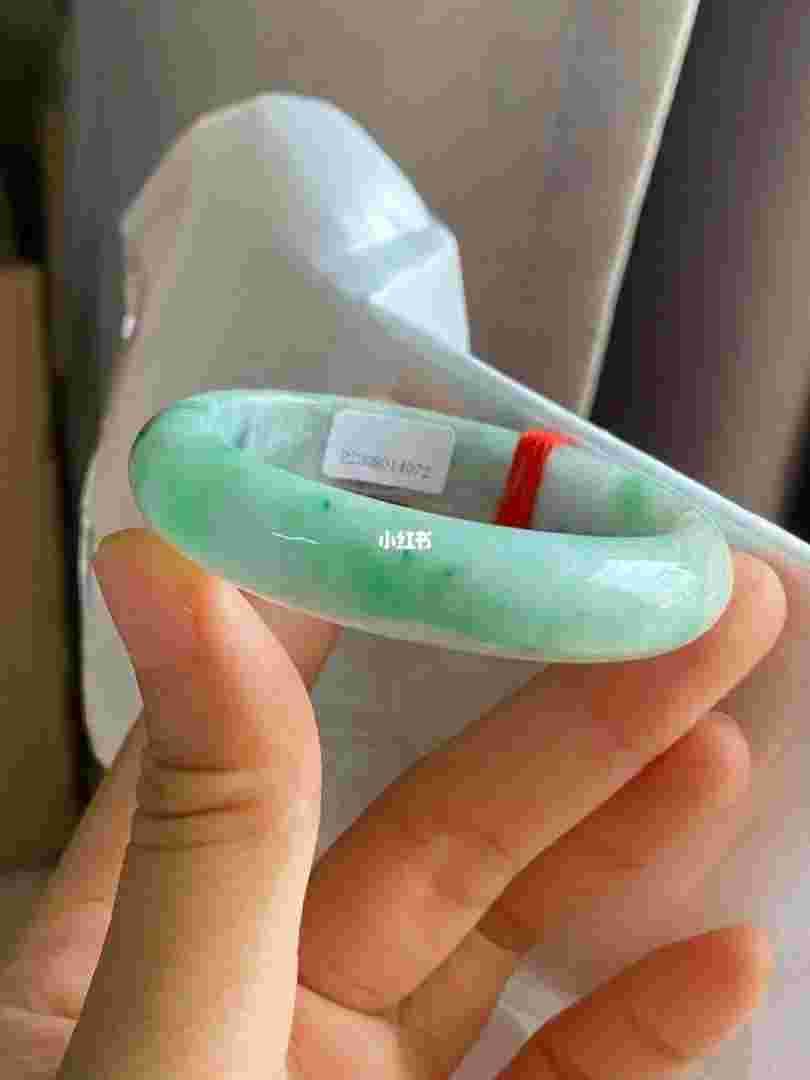 a货翡翠玉镯价格,翡翠a 货价格手镯-第2张图片-翡翠网 a货翡翠玉镯价格,翡翠a 货价格手镯-第2张图片-翡翠网