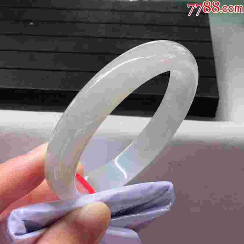 a货翡翠玉镯价格,翡翠a 货价格手镯-第1张图片-翡翠网 a货翡翠玉镯价格,翡翠a 货价格手镯-第1张图片-翡翠网