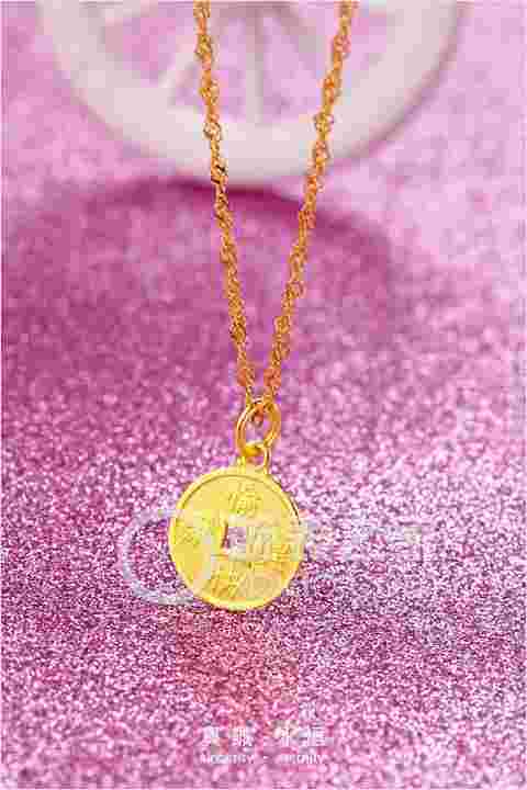 2021年流行什么样的黄金项链,今年流行的黄金项链吊坠图片-第1张图片-翡翠网 2021年流行什么样的黄金项链,今年流行的黄金项链吊坠图片-第1张图片-翡翠网