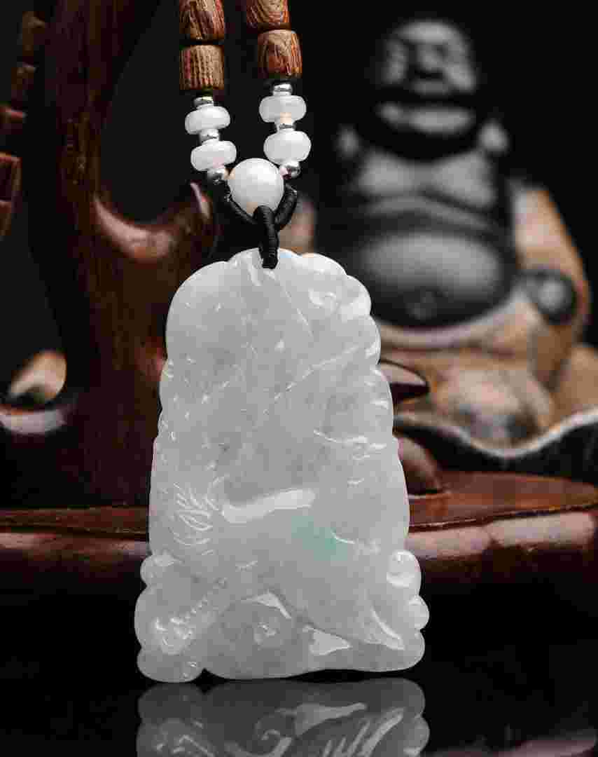 翡翠凤牌价格翡翠凤凰牌的寓意-第1张图片-翡翠网 翡翠凤牌价格翡翠凤凰牌的寓意-第1张图片-翡翠网